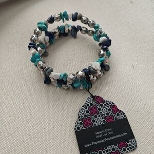 paparazzi Turquoise Navy White Beaded Coil Bracelet with Silver Accents
